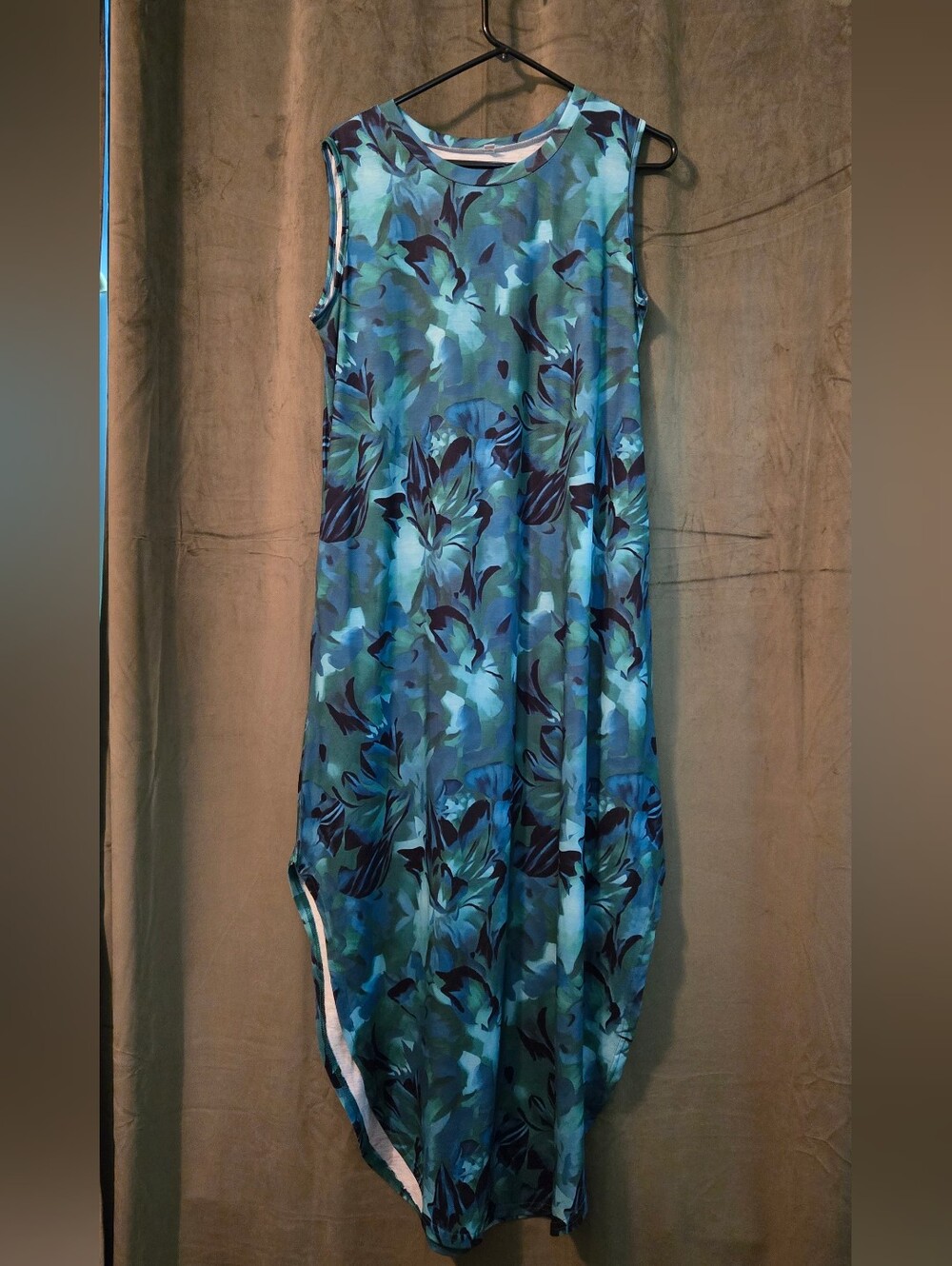 Sleeveless Blue Floral Midi Dress